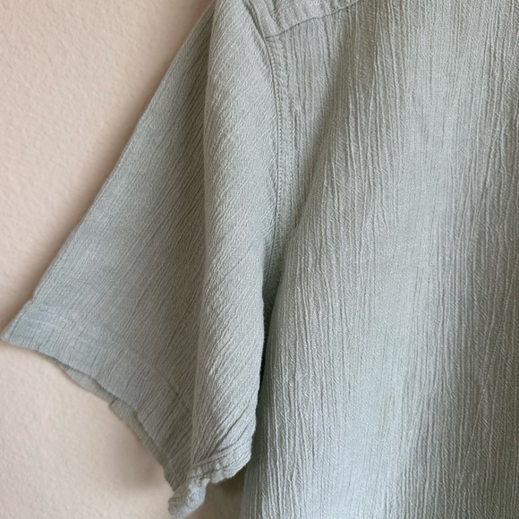 Patagonia Men’s Organic Textured Cotton Button Down Shirt - Picture 10 of 12